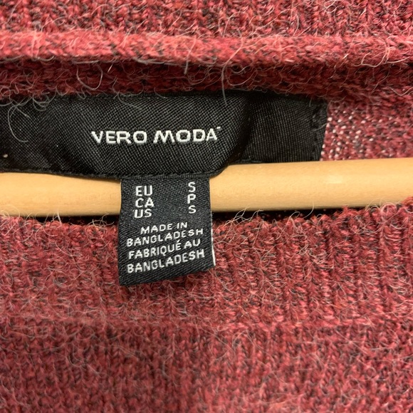 Burgundy bell-sleeve sweater - Picture 2 of 3